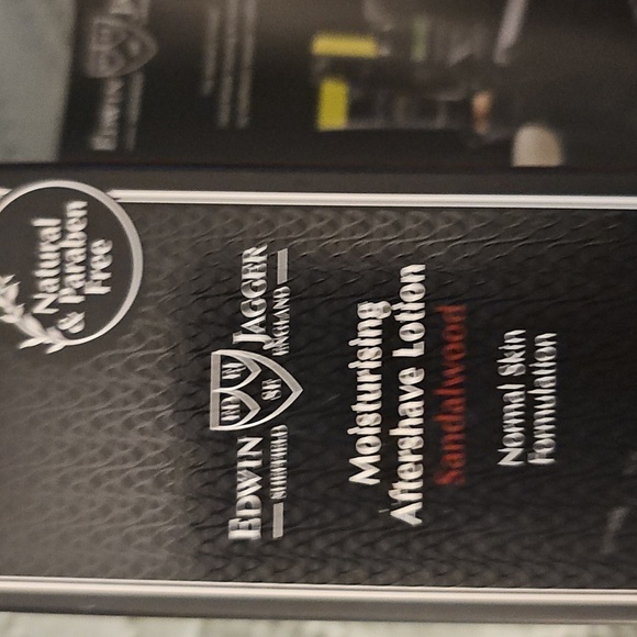 Edwin Jagger Moisturising Aftershave Lotion - Black - Picture 3 of 5